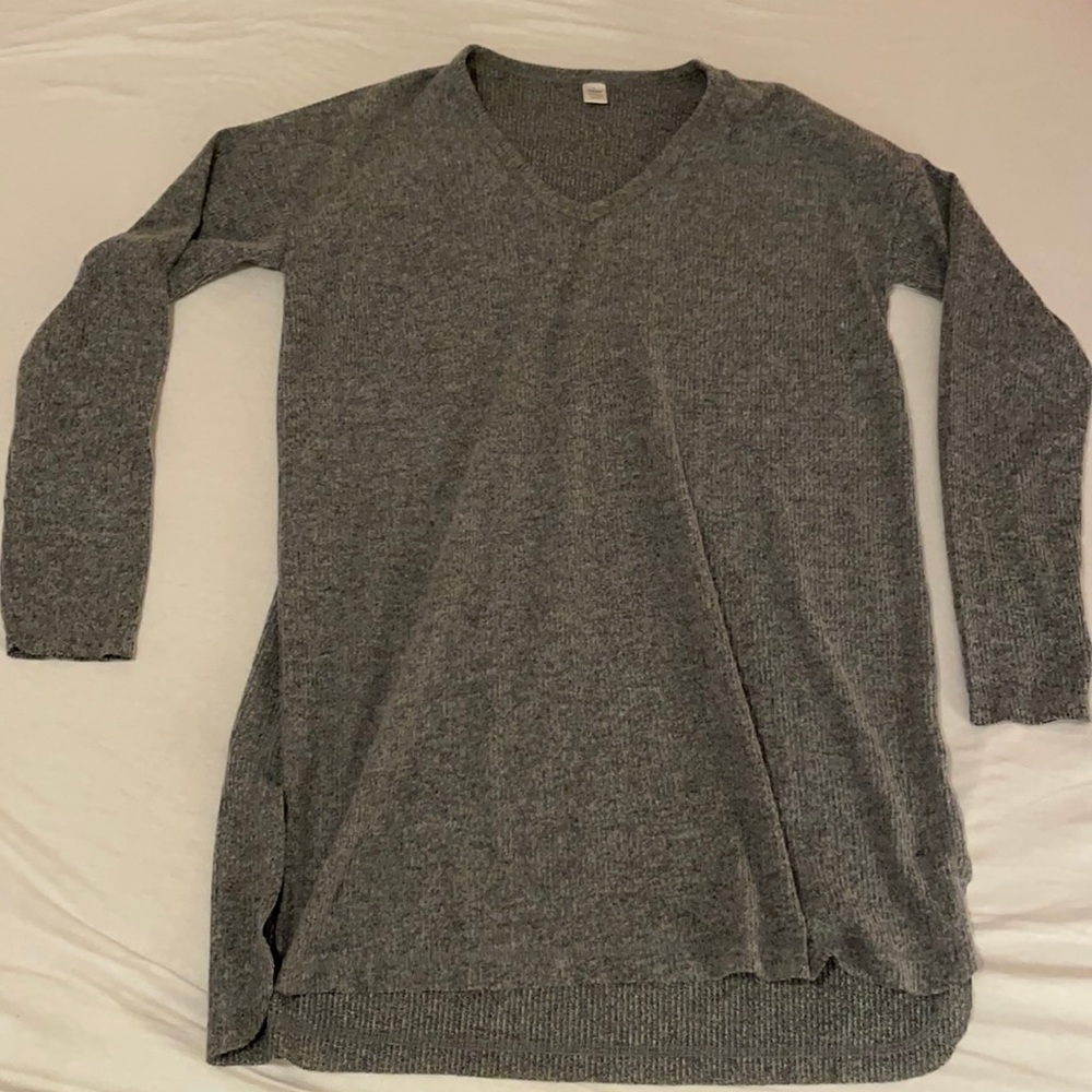 Women’s gray long sleeve long comfy shirt